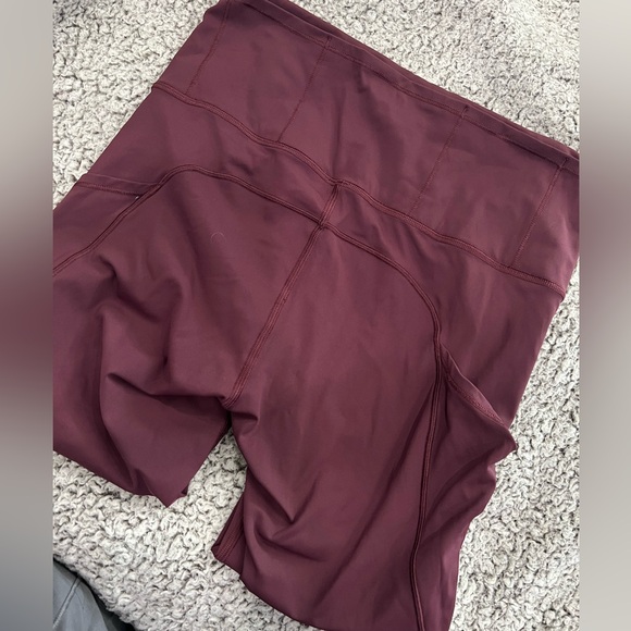 Fast and free lululemon workout pants - Picture 3 of 4